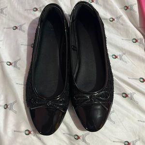 H&M Black flats. Used only one.